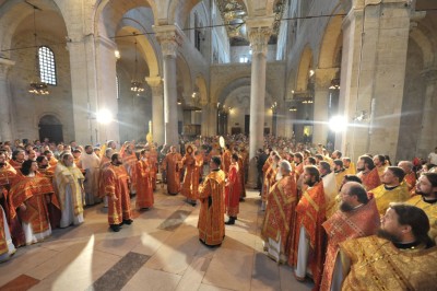 Foto del rito Ortodosso presso la chiesa Russa e alla Basilica di San Nicola a Bari il 21/22 maggio 2014