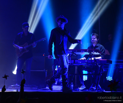 Foto concerto di Fabrizio Moro a Bari - “Tour delle Girandole” - 12 aprile 2015