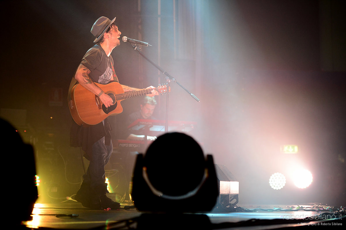 Concerto Fabrizio Moro Bari - Teatro Palazzo