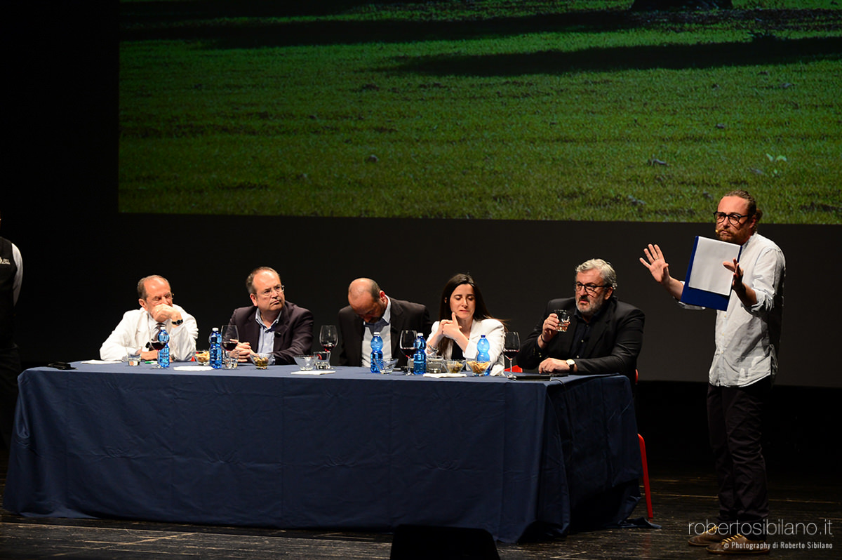 Satira politica di Pinuccio - Showville a Bari